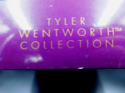 tonner hot pink nitie a